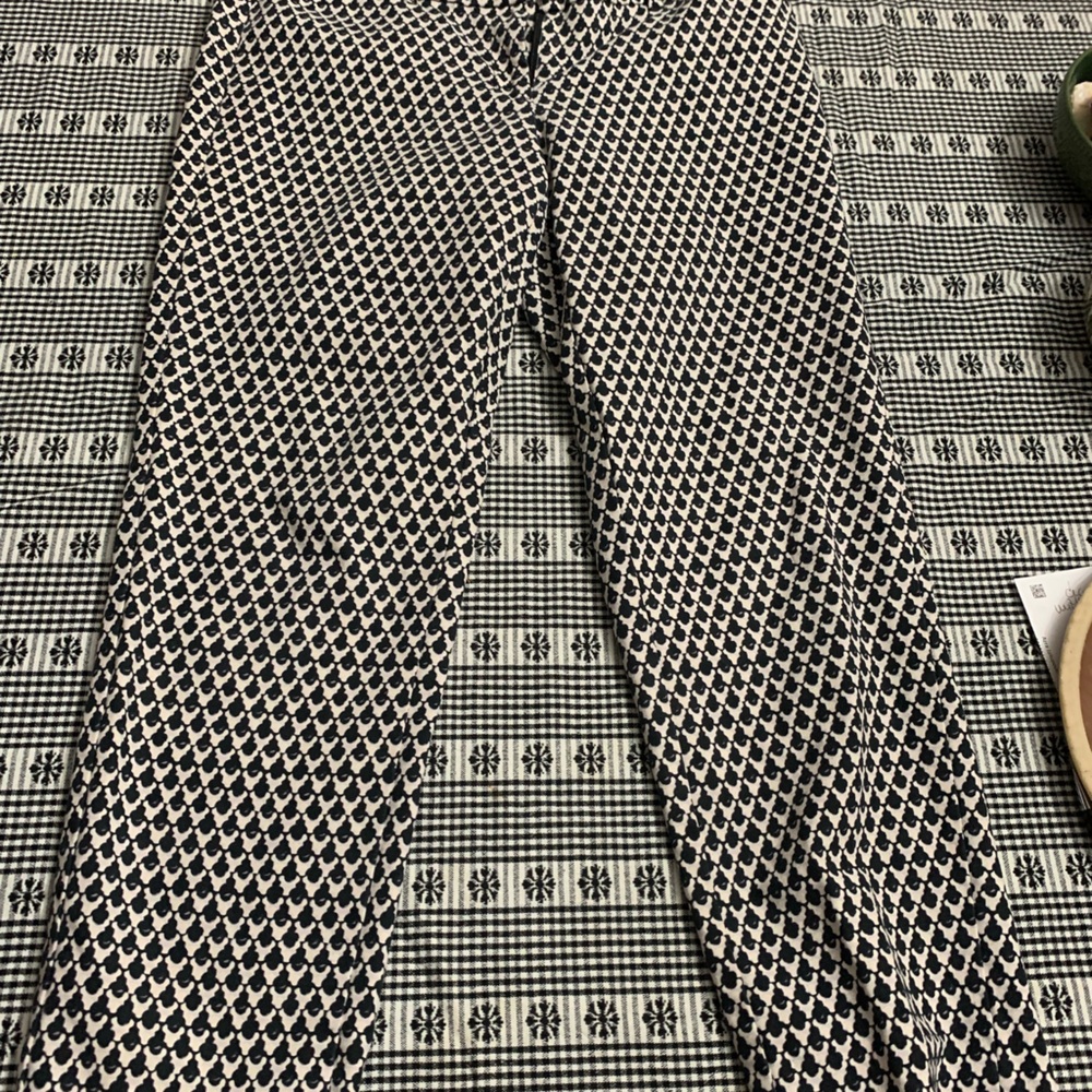White House Black Market Black and White Patterned Skinny Pants - Picture 3 of 11